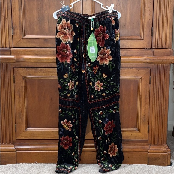 Farm Rio Macaw Garden Velvet Pants - Picture 2 of 8